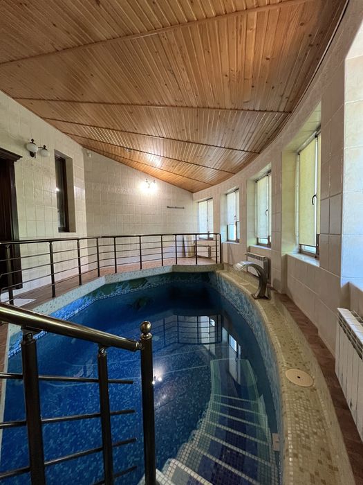 Авторський Будинок з Басейном та Укриттям - район Кварцу