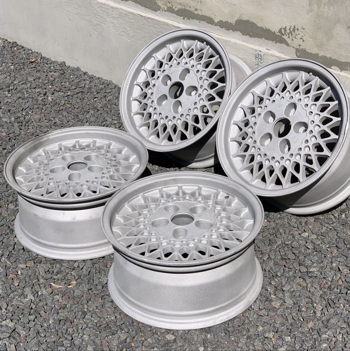 Rial BRABUS автентичні класичні диски до Mercedes 190 w201 w202 w124 w210 w123 w126 R107 Vito VW T3 T4 ідеальний стан після абразивної очистки 1987 р