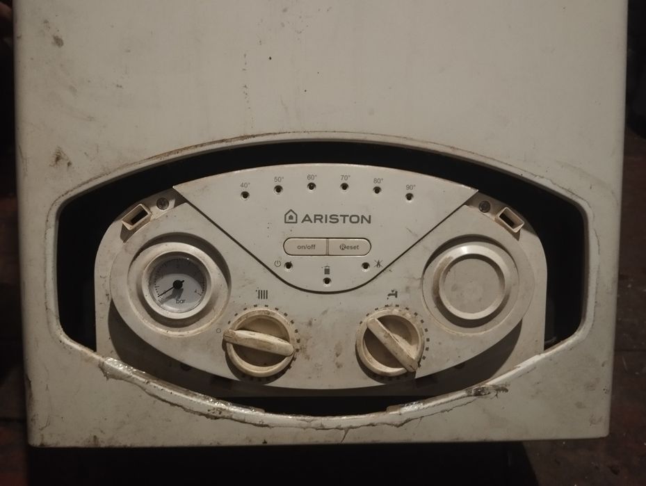 Газовий котел ARISTON BS 24 FF двухконтурний