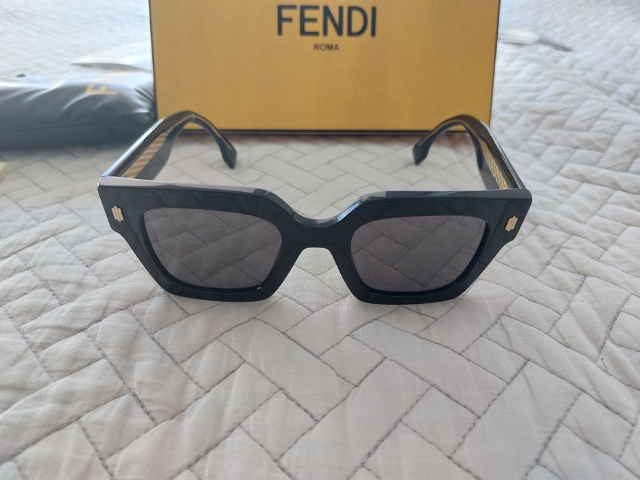 Okulary przeciwsłoneczne FENDI-nowe