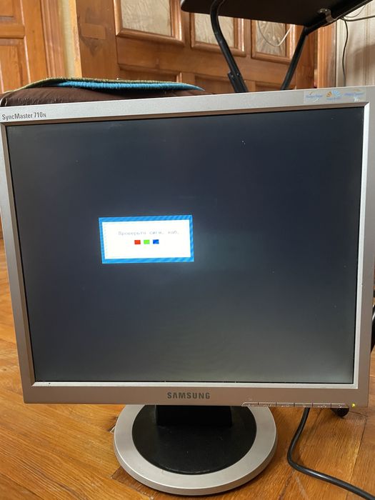 Монітор Samsung SynsMaster 710n