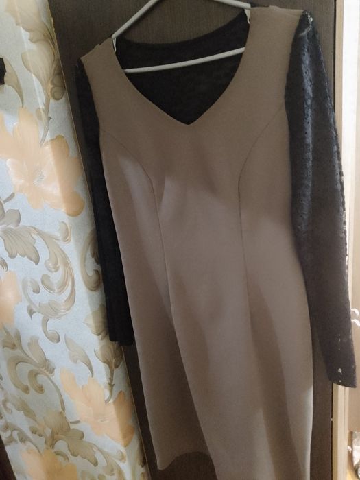 Женское платье..