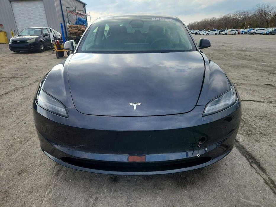 Tesla Model 3 2025