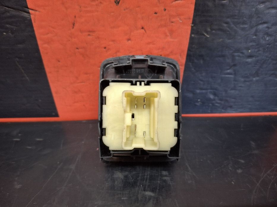 Comando / botão / interruptor vidros frente esquerdo FIAT Talento Chas