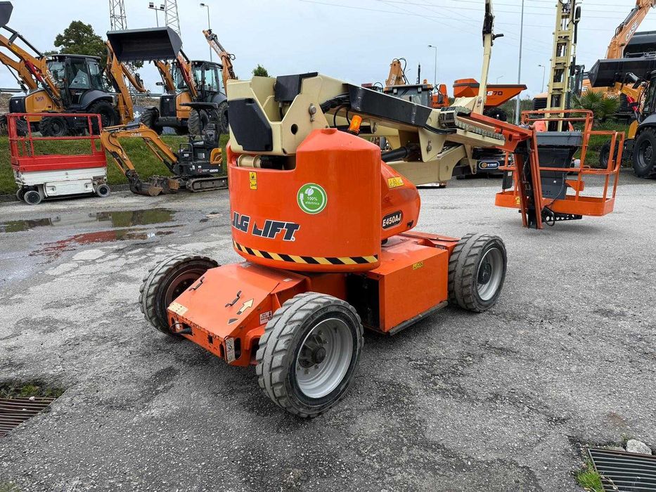 PLATAFORMA ARTICULADA JLG