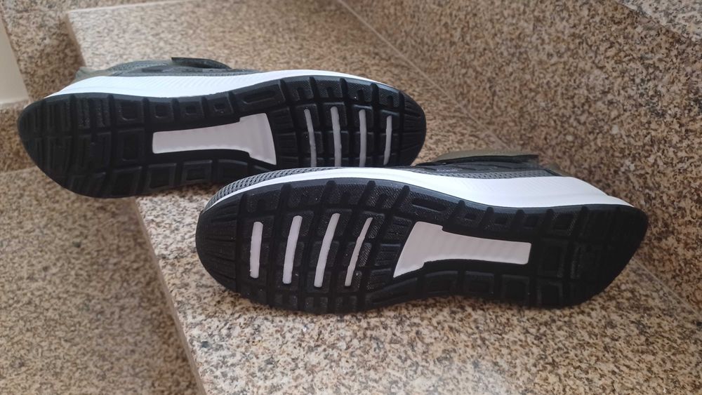 Sapatilhas Adidas tamanho 34 Novas com portes incluidos