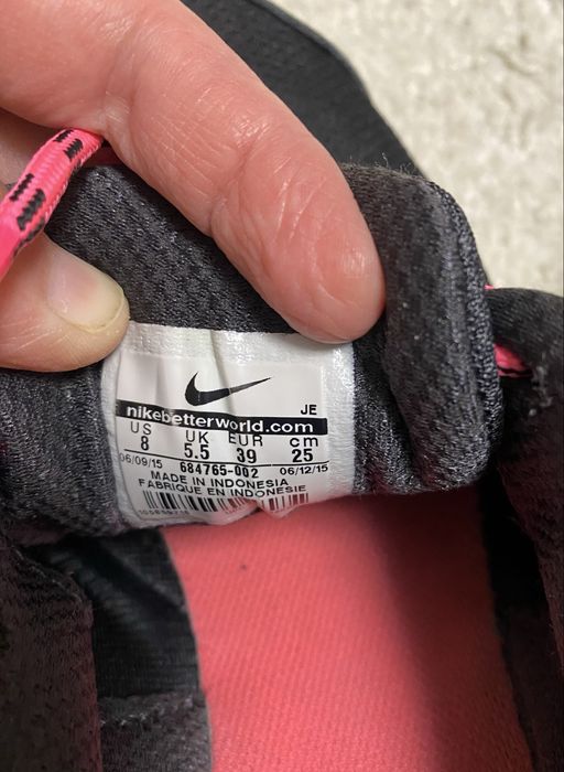 Продам кросівки Nike 39 розмір