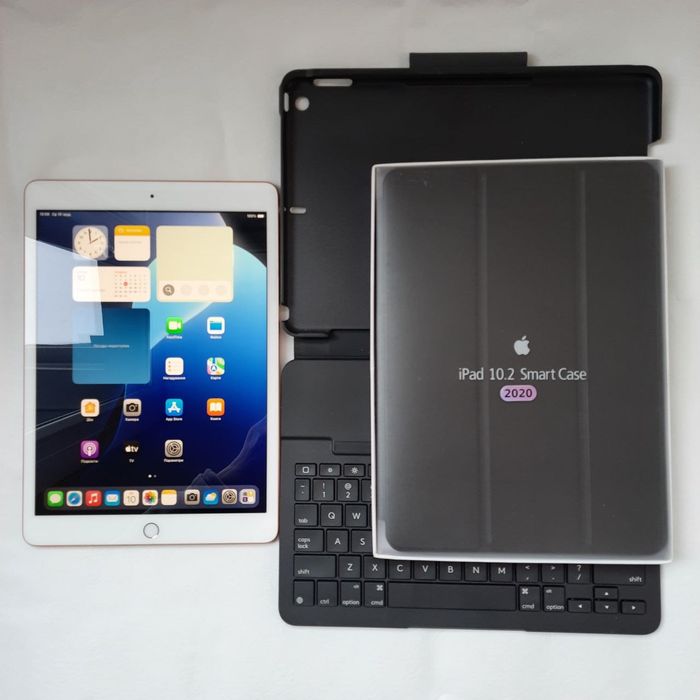 iPad 8 32GB wifi A2270 Gold цілий робочій подарунок!