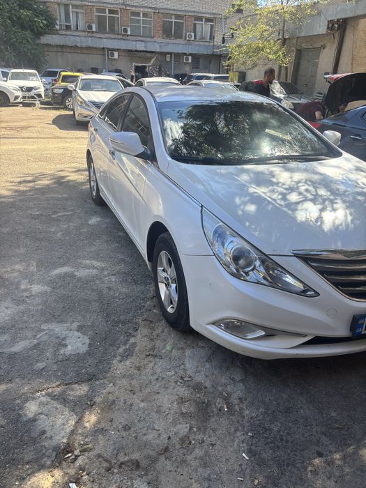 Авто в аренду пол такси или в личное пользование
