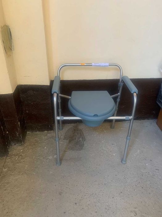 Стілець туалет новий