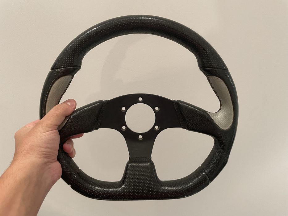 Volante desportivo em Couro