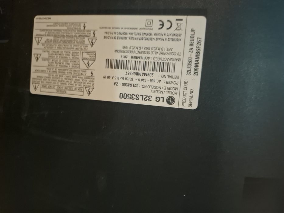 Lg 32 polegadas a um preço acessível( sem pés ,estava montada na parede)