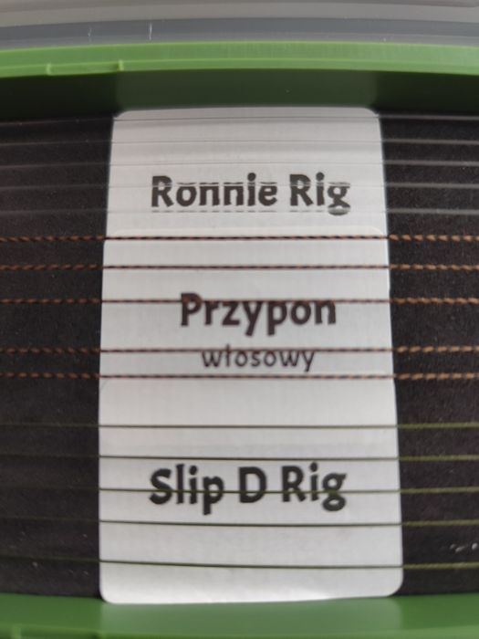 Przypony karpiowe 15szt  w piórniku. Ronnie Rig, Slip D Rig, Włosowy.