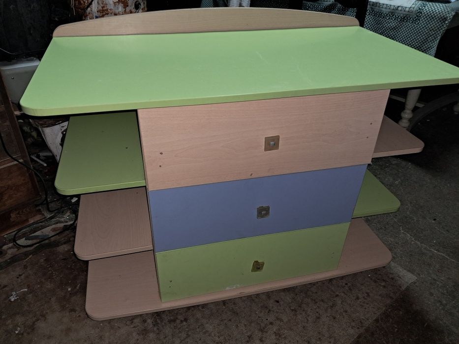 Comoda para quarto de crianca