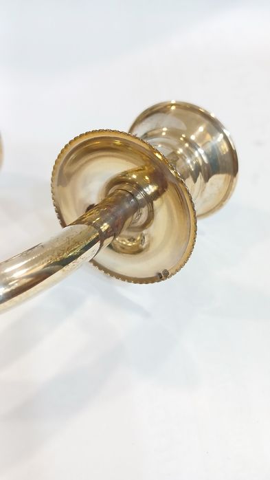 Castiçal em prata constratada