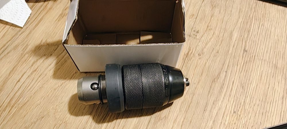 Uchwyt wiertarski samosaciskowy Bosch futerko