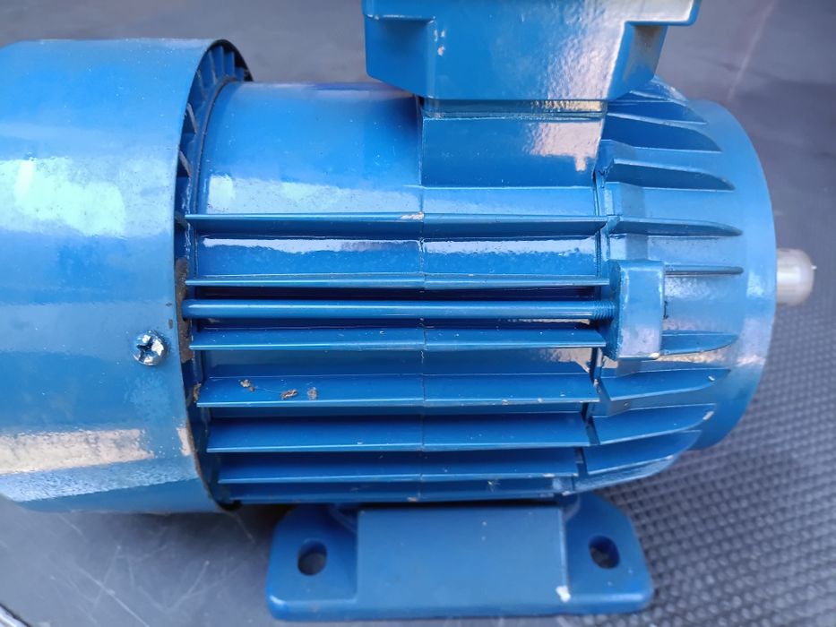 Nowy silnik besel 0,75kw