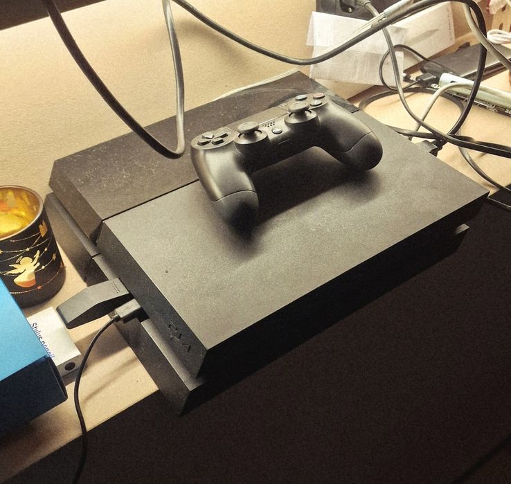 Playstation 4 c/ comando