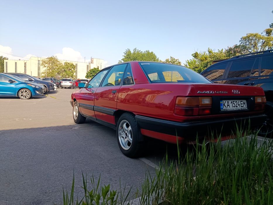 Ауді 100 с3 двигун 1.8