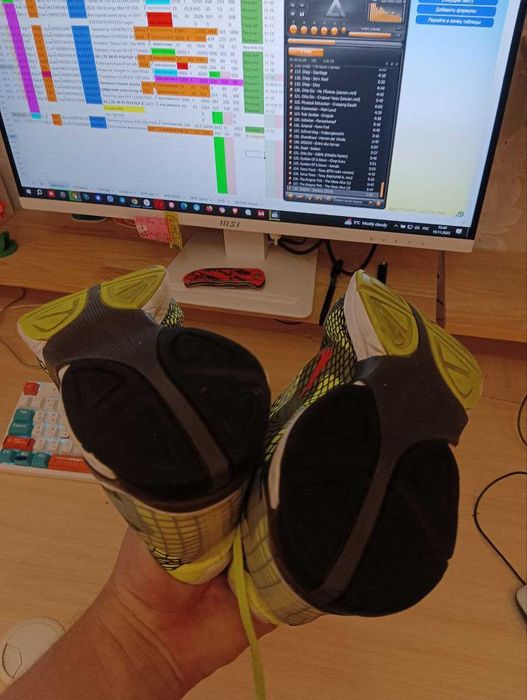 б/у Кроссовки Nike CV3416-700 фирменные  оригинал  40-41 р 250-260 мм