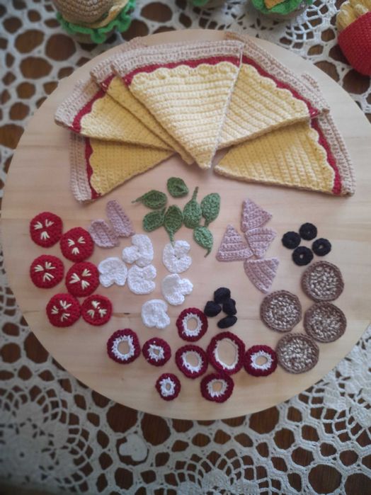 PIZZA wykonana na szydełku.