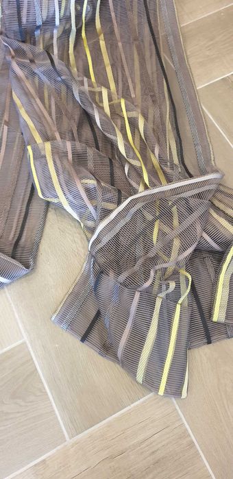 2 cortinas ou cortinados  em rede de organza