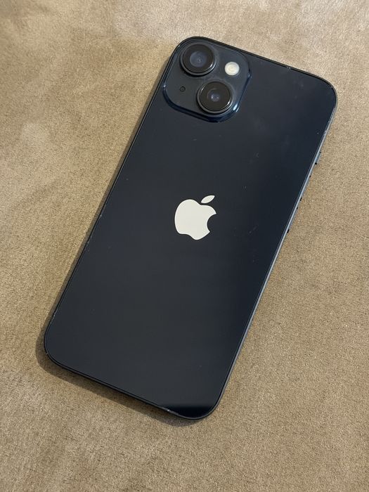 Vendo Iphone 14 64 gigas estado de bateria 77%