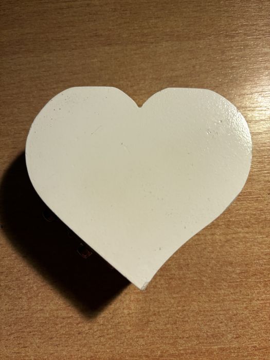 Продам дерев’яну скриньку для обручок