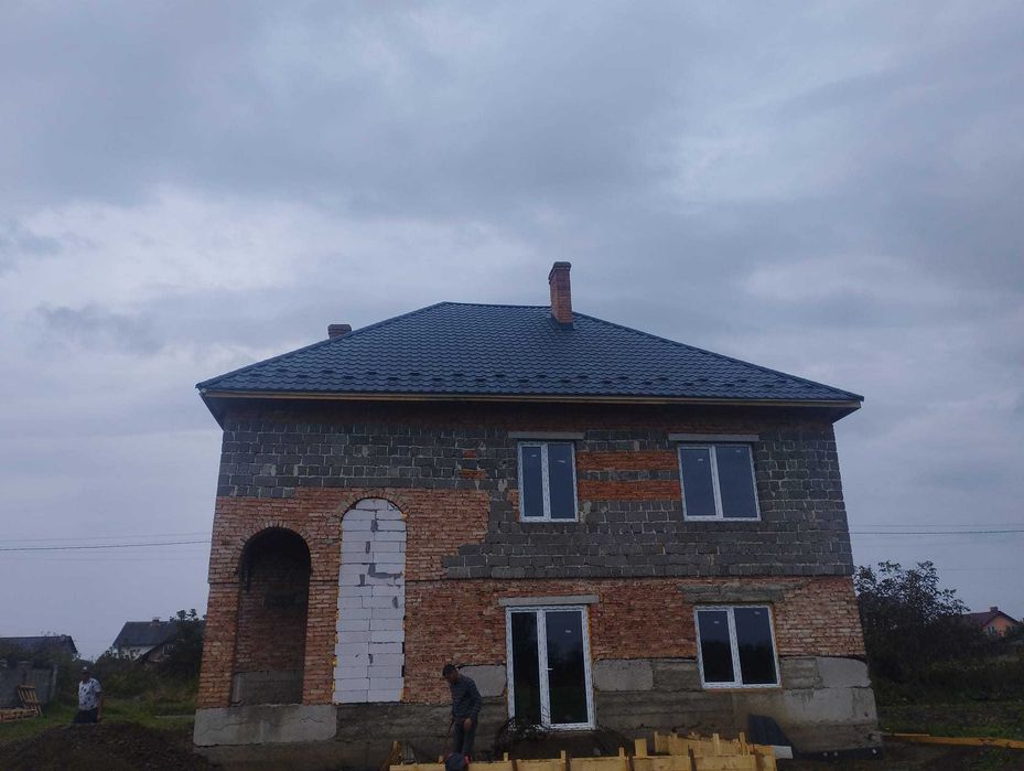 Покрівельні фасадні роботи паркан бригада майстрів дах фасад паркан