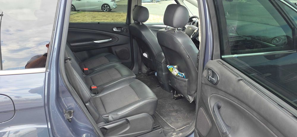 Ford S-Max — fotografia 9