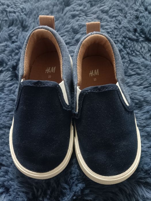 Tenisówki HM 22 jak nowe