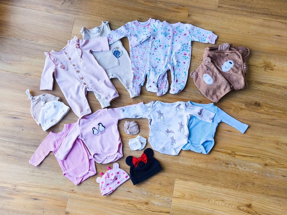 Zestaw ubranek dla dziewczynki r. 56