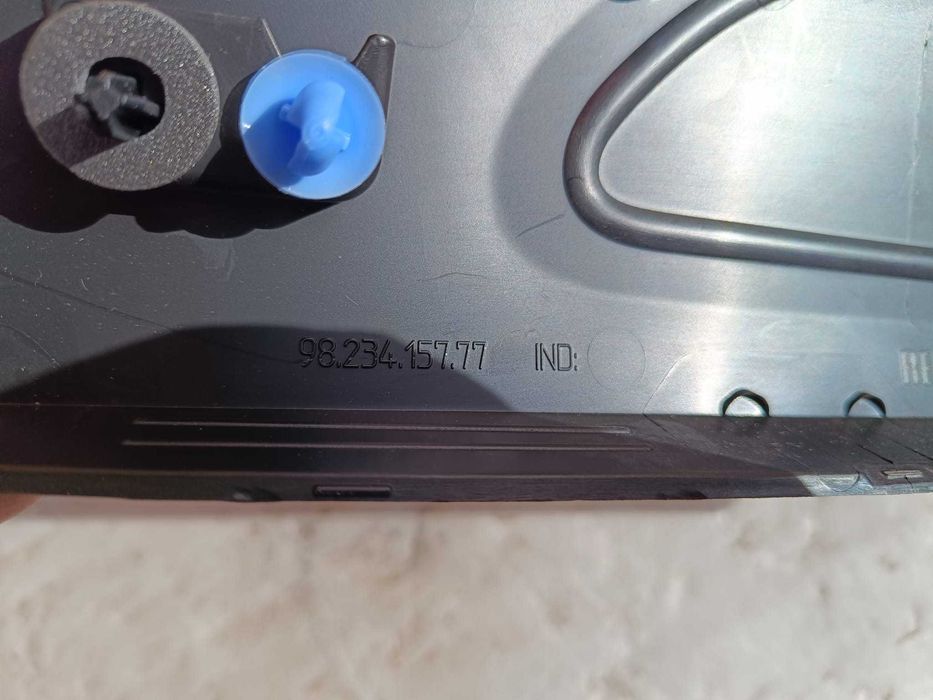Moldura da porta tras Esq CITROEN C4 CACTUS 14-