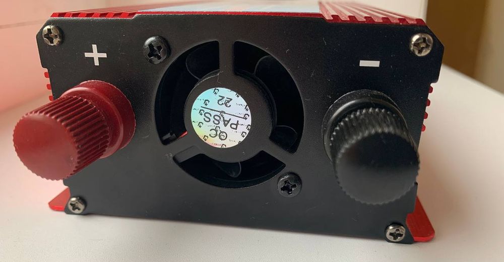 Инвертор с чистой синусоидой 1000W/Інвертор перетворювач напруги