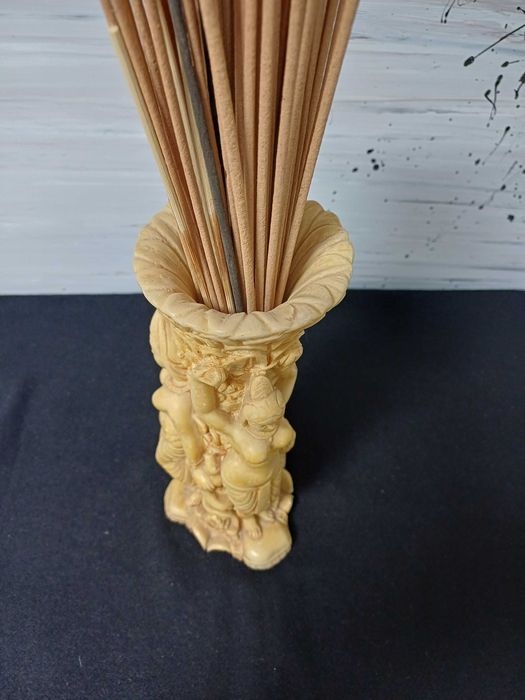 Vaso de resina Indiano esculpido vintage