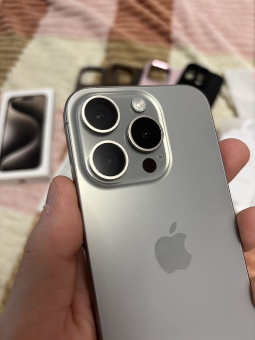 Iphone 15 pro natural titanium