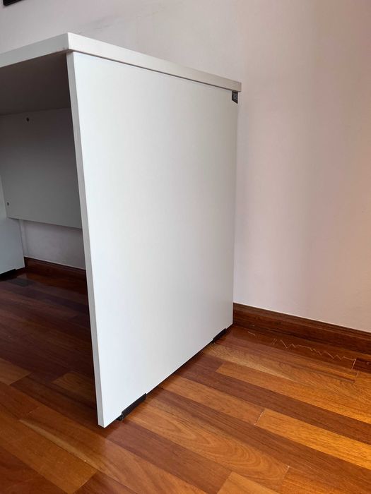 Secretária Riva Office