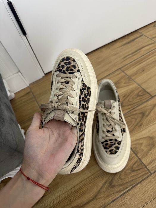 Кросівки жіночі бренду ez_shoes_brand
