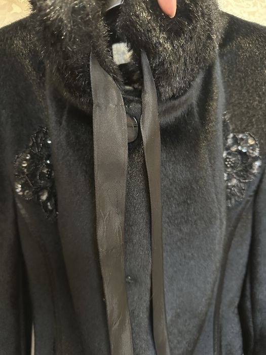 Шубка коротка чорна