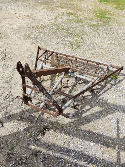 Escarificador artesanal bicos fixos  para trator vinhateiro