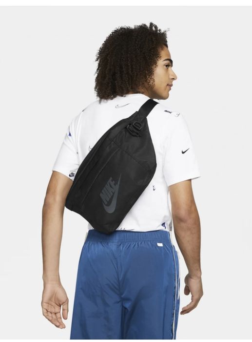 Nike tech hip pack