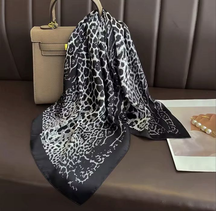 Шовкова хустка леопардова штучний шовк Шелковый платок леопард