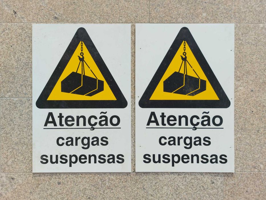 Placas Sinalizadoras de Segurança e Construção