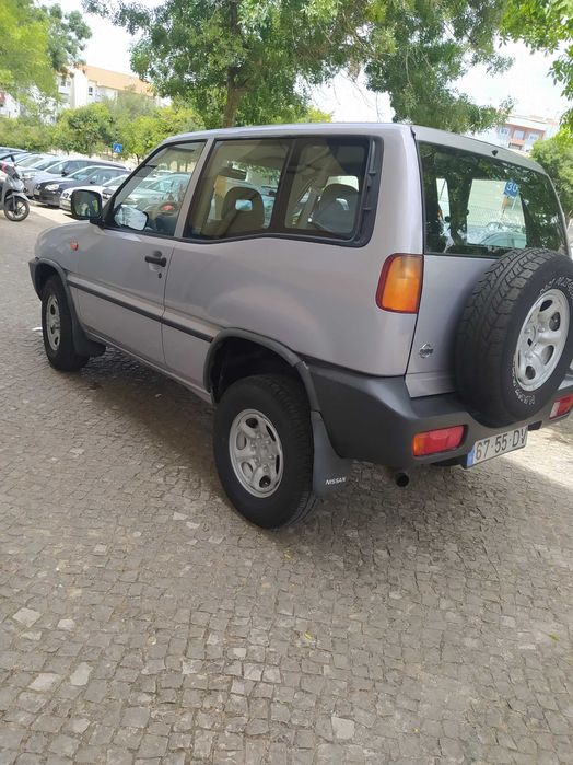 Nissan Terrano — fotografia 5