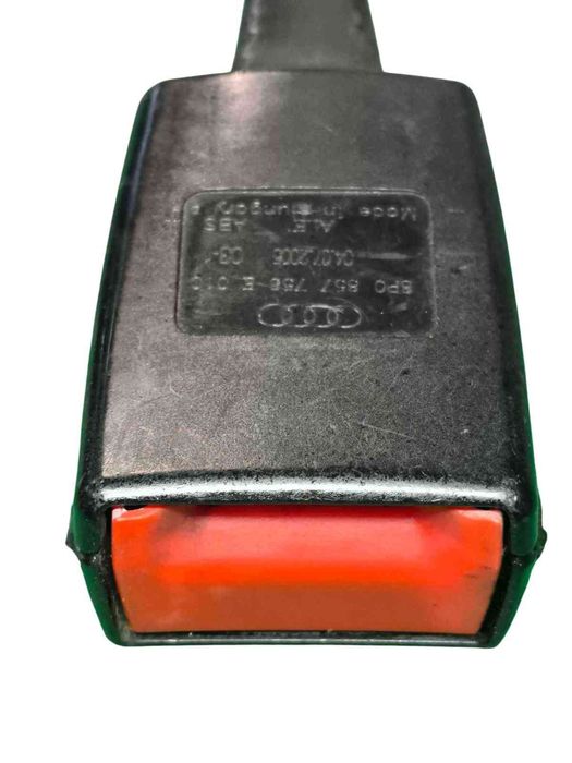 Encaixe de Cinto Frente Direito AUDI A3 Sportback