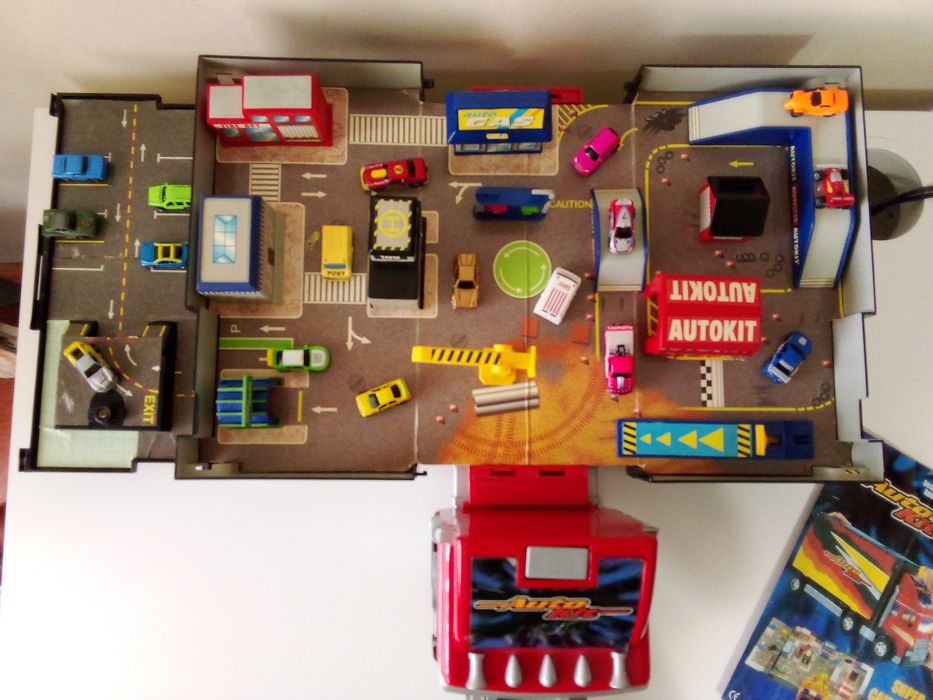 Camião AutoKit da Famosa