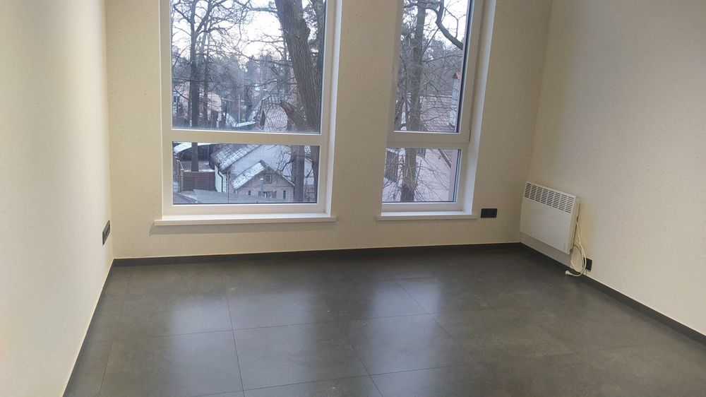 Приміщення 70 м2 з ремонтом, в центрі.