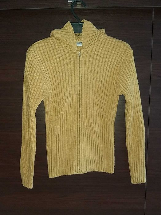 Ocieplany sweter z kapturem roz. L