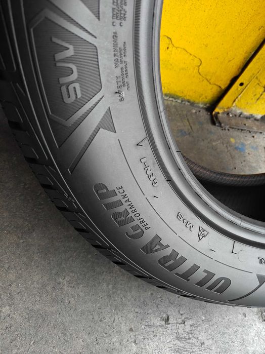 R17 225 65 шини зимові Goodyear Efficient Grip Performance SUV хороший стан Німеччина