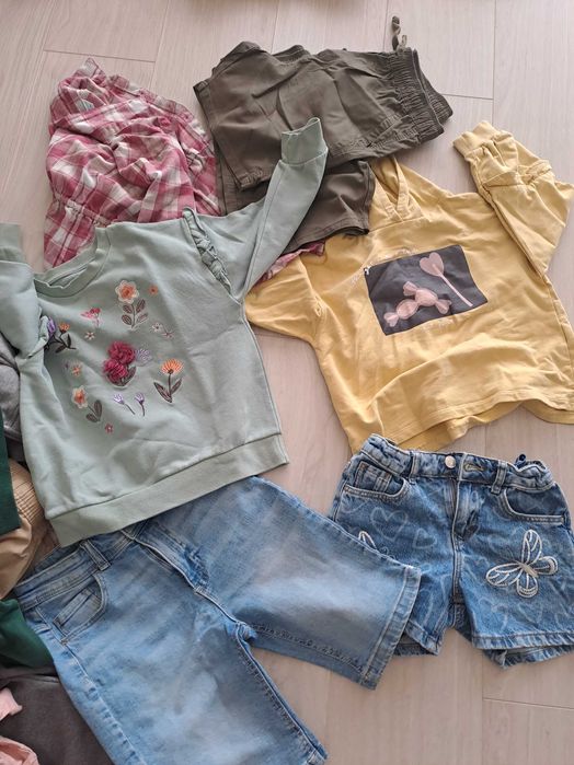 Roupa de criança a granel